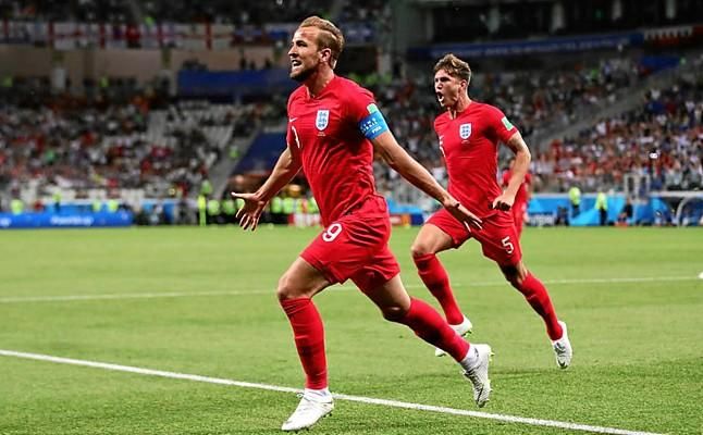 1-2: Kane rescata a Inglaterra con dos remates, el último en el descuento