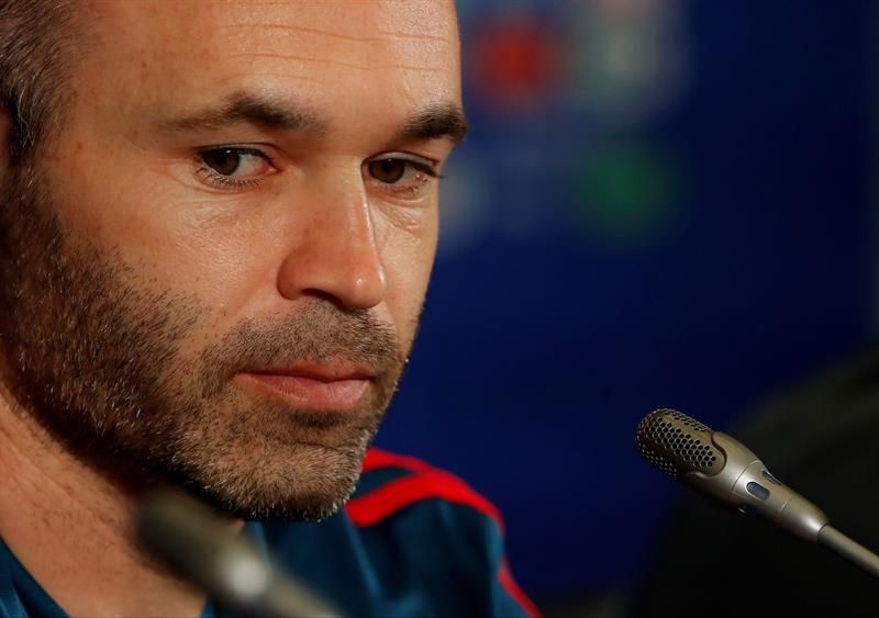 Iniesta dice que la marcha de Lopetegui "fue un momento incómodo"