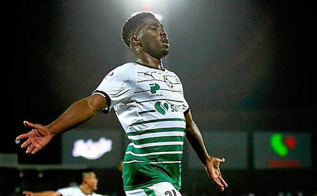Su agente: "¿El Sevilla? Tenemos contactos con clubes de LaLiga por Djaniny"