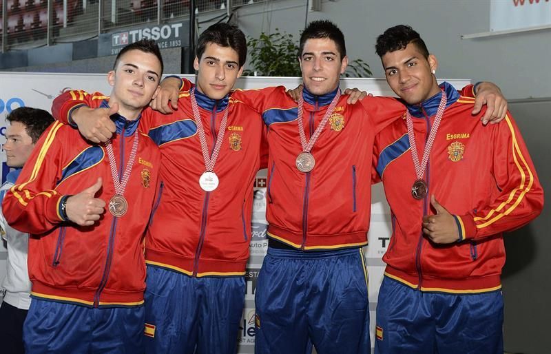 Eliminados los equipos españoles de espada masculina y florete femenino