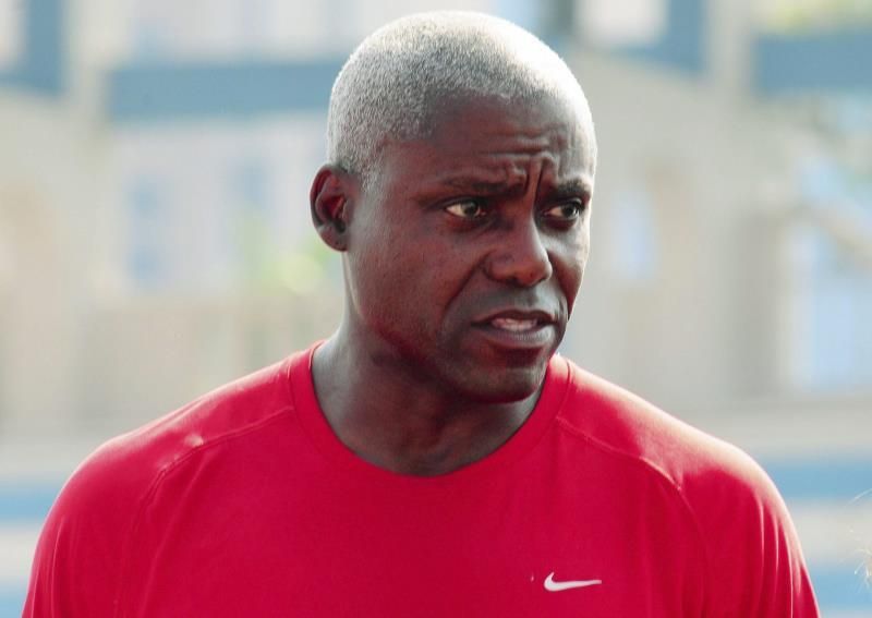 Carl Lewis, el 'Hijo del Viento" pasó como un relámpago por Punta Umbría