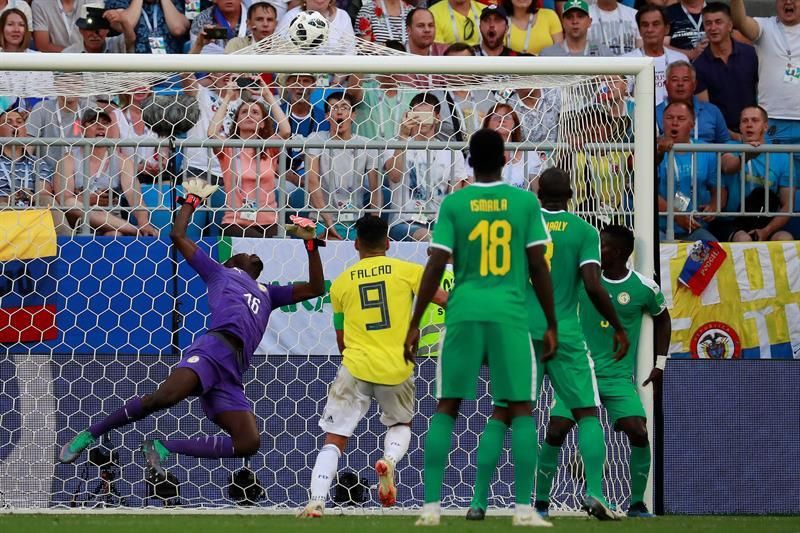 0-1. Yerry Mina mete a Colombia en los octavos de final
