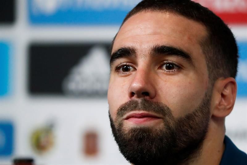 Carvajal: "Iniesta es uno de los comandantes de esta selección"