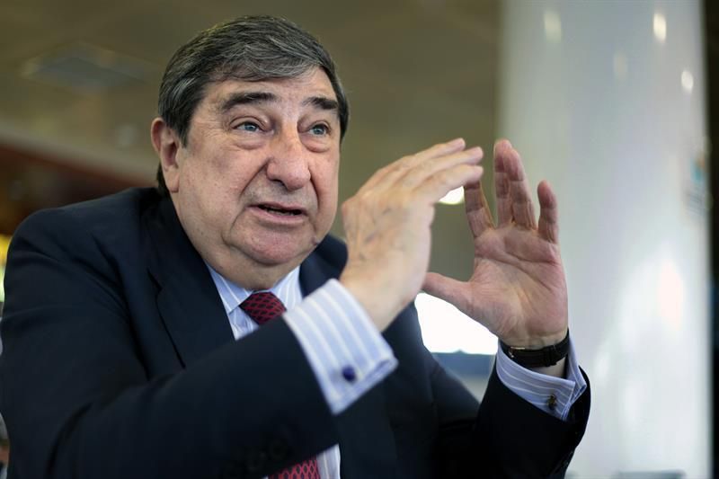 Lendoiro ve el ascenso "casi una obligación" y reflexiona sobre Valerón