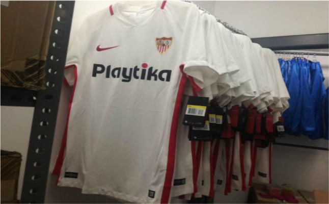 cuerno Supone Derivación La posible camiseta del Sevilla para la 18/19 - Estadio Deportivo