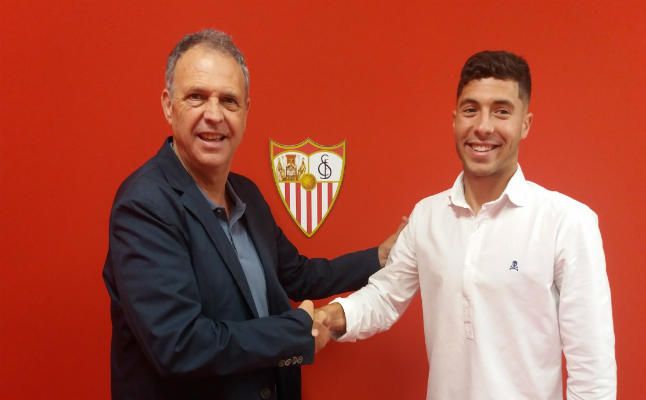 Pepe Mena, renovado dos años más por el Sevilla