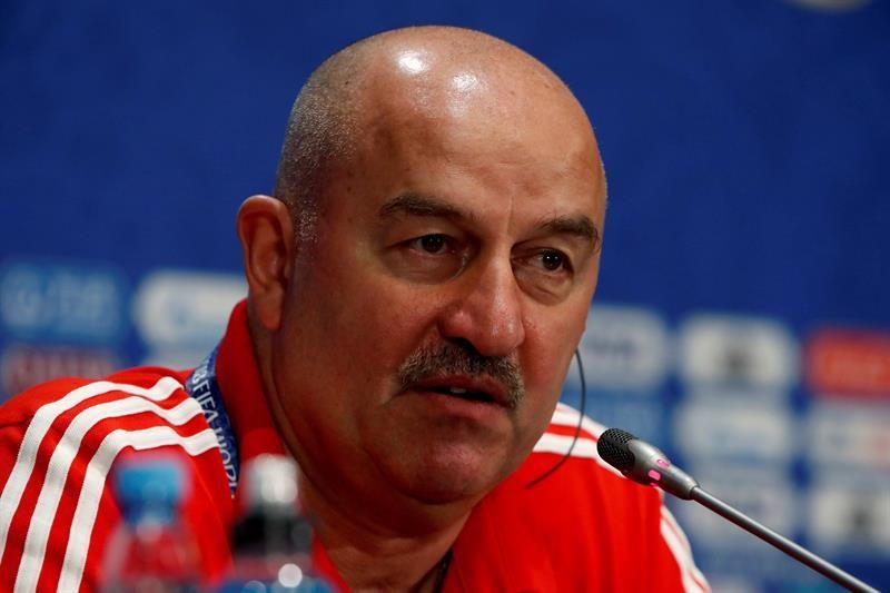 Cherchésov: "Hierro era un magnífico futbolista y es un magnífico técnico"