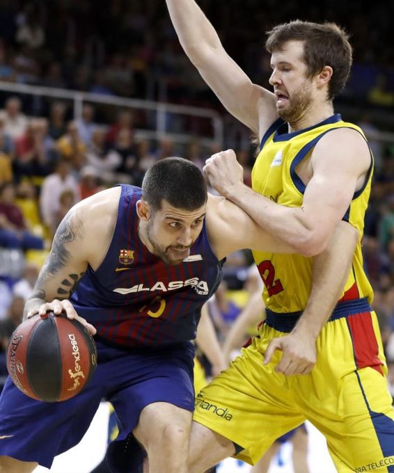 El ala-pívot francés Adrien Moerman deja el Barcelona para ir al EFES turco