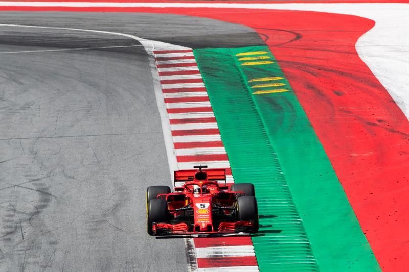 Vettel cree que el reglamento no permite competir entre sí a los pilotos