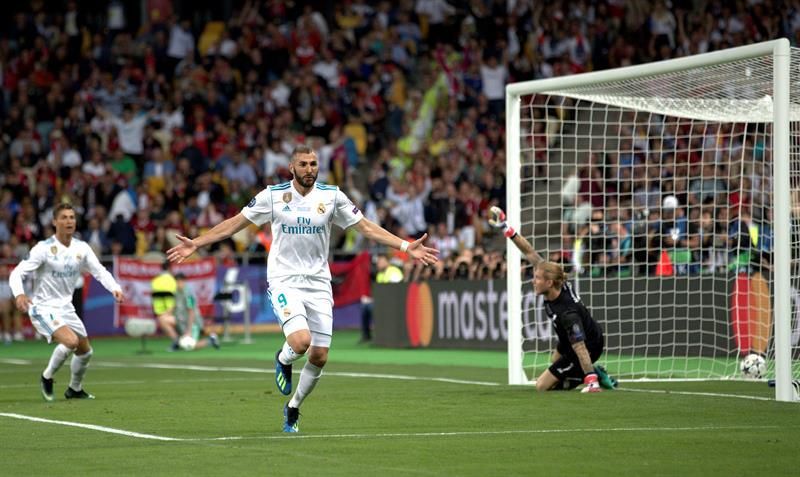 Benzema celebra 9 años en el Real Madrid: "Orgulloso de defender este escudo"