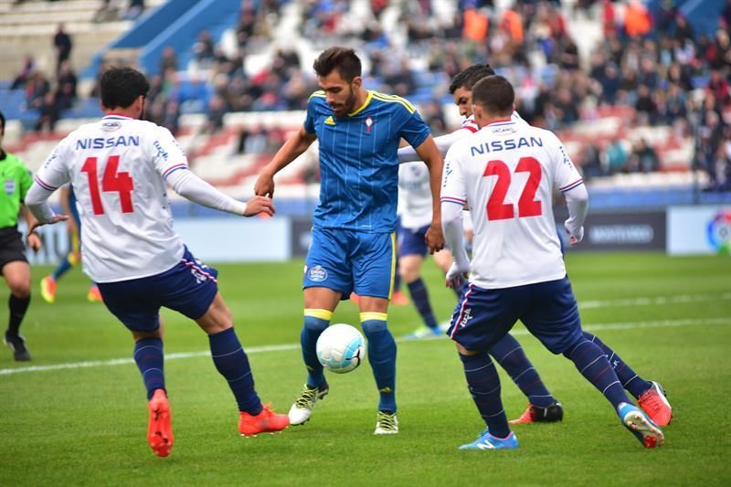 El Celta hace oficial el traspaso de Borja Iglesias al Espanyol