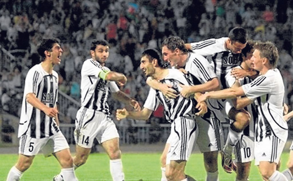 El Sevilla, con un ojo puesto en la ida entre Neftçi y Újpest