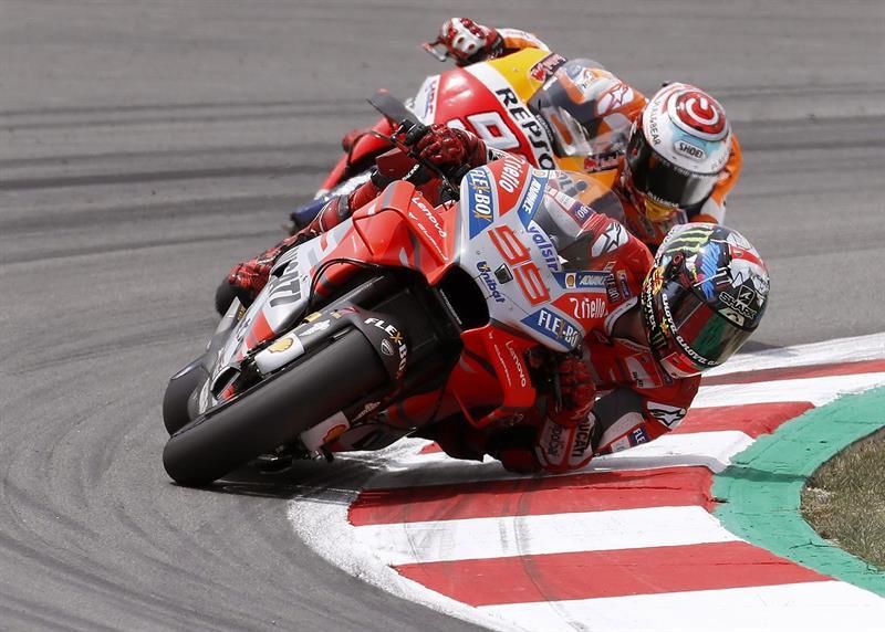 Lorenzo encabeza el ataque de Ducati