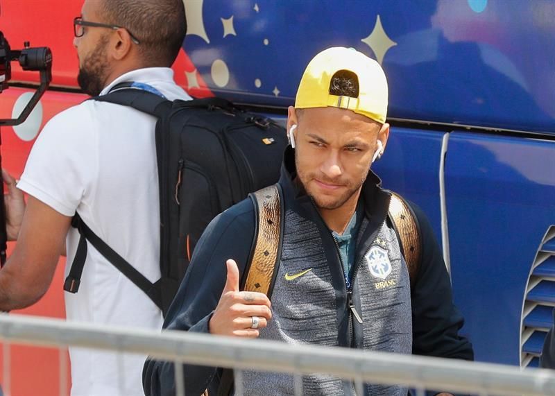 El Real Madrid dice en un comunicado que "no tiene previsto realizar oferta alguna" por Neymar
