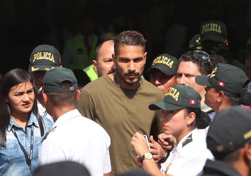 Guerrero, multado y suspendido de conducir al no hacer un test en un control en Río de Janeiro