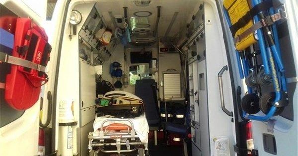 Trasladadas a hospitales cinco personas arrolladas por un coche en unos veladores de Dos Hermanas