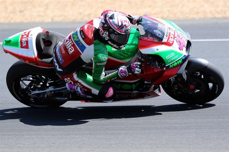 Fuerte caída de Alex Espargaró, trasladado a un hospital