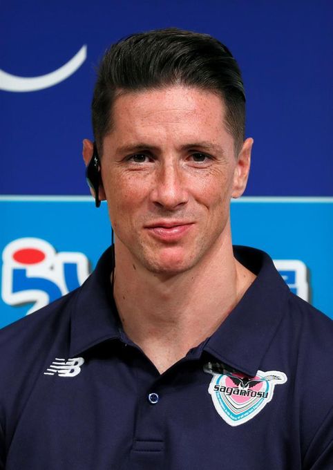 Fernando Torres se presenta ante su nueva afición como jugador del Sagan Tosu