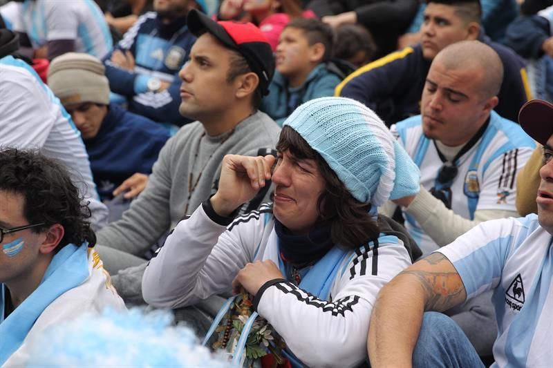 Hinchas argentinos confían en Pekerman como entrenador si descartan a Simeone