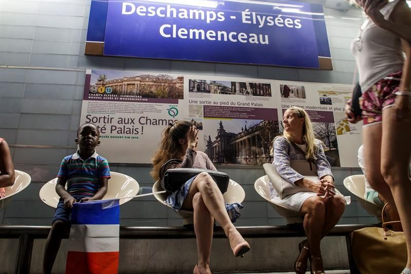 El metro parisino rebautiza seis estaciones en honor a los "Bleus"