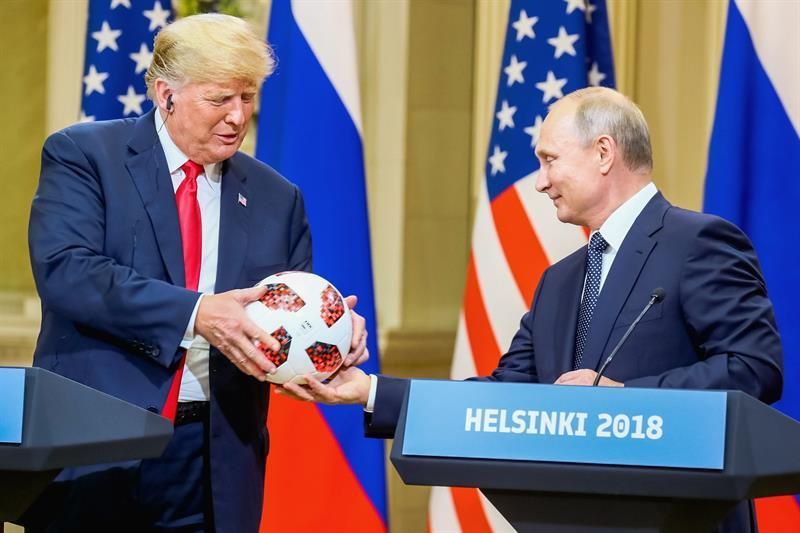 Putin le pasa a Trump la pelota del Mundial en la cumbre de Helsinki