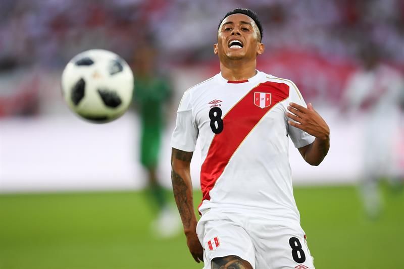 Perú se solidariza con Cueva al ser insultado por su penalti fallado en el Mundial