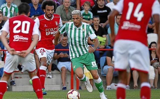 Betis 1-1 Braga: Los detalles de Canales y el empuje de Tello, entre la dureza lusa