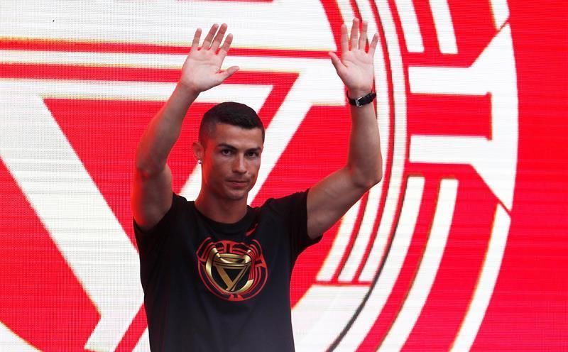 Cristiano Ronaldo sorprende a los visitantes de la Ciudad Prohibida