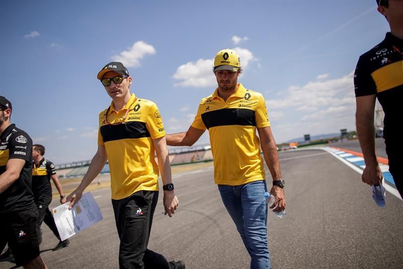 El Renault de Carlos Sainz sufre una "pequeña fuga" de líquido refrigerante