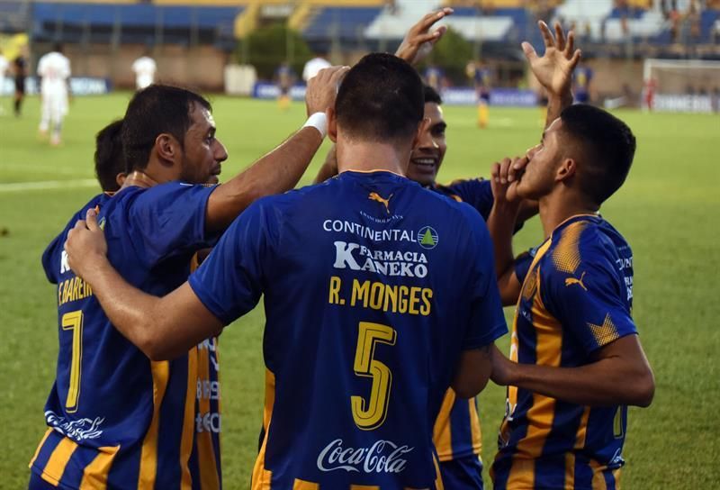 Sportivo Luqueño acapara el protagonismo en el inicio del torneo de fútbol en Paraguay