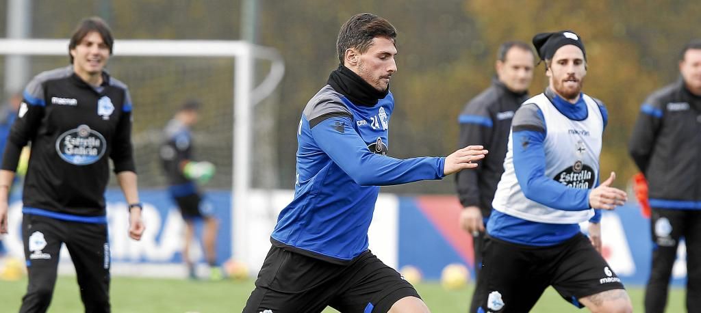 El Depor, abierto a negociar ahora por Schär, no tiene noticias del Sevilla