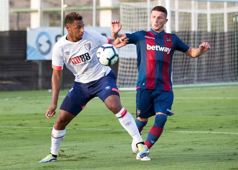 Las casas de apuestas ganan terreno en el mapa de patrocinio del fútbol español