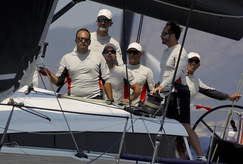 Felipe VI participa en la penúltima jornada de la Copa del Rey de vela