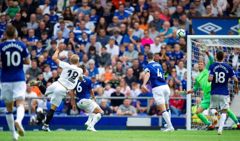 2-3. Un Valencia convincente ganó con solvencia al Everton