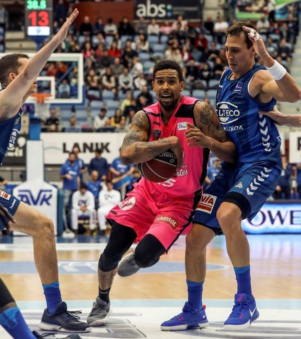 El Gipuzkoa Basket renueva al argentino Van Lacke para la próxima temporada