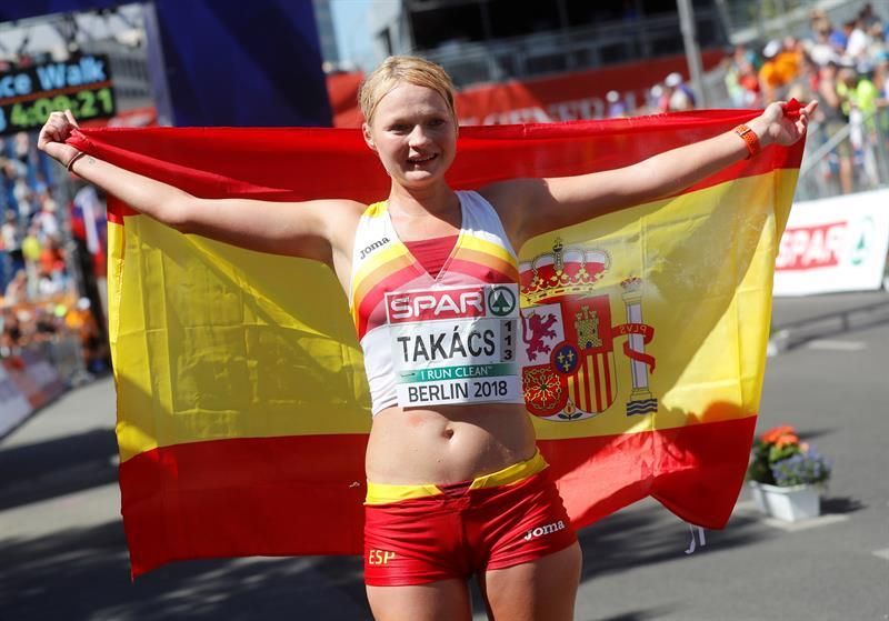 Julia Takacs endereza el rumbo español con un bronce en 50 km