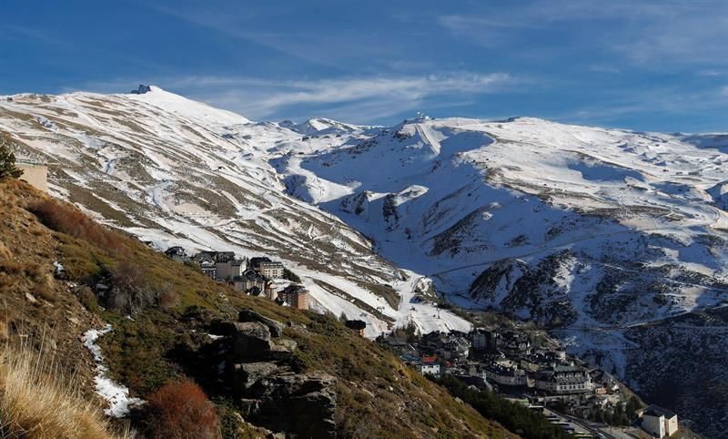 Sierra Nevada cancela la noche de Perseidas por huelga del personal de remontes