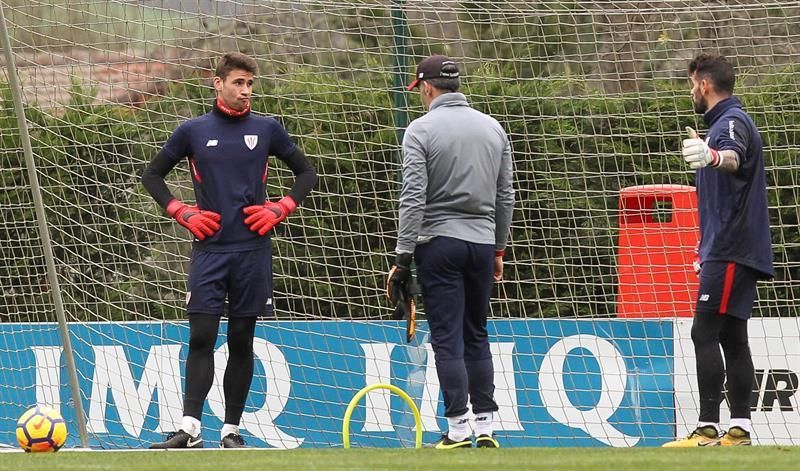 Unai Simón regresa al Athletic tras veinte días cedido en el Elche