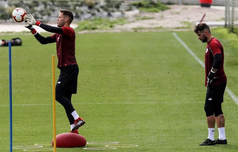 Remiro hereda el dorsal '1' de Kepa y Williams cambia al '9'