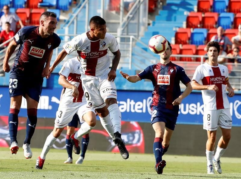 1-2. Gallar alumbra el brillante debut del Huesca en Primera