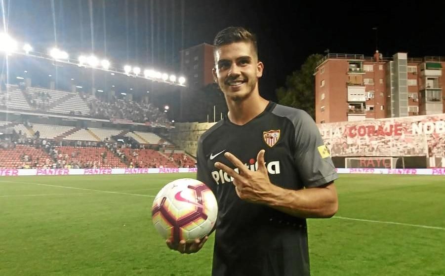 André Silva: "Se lo agradezco al míster y a los compañeros"