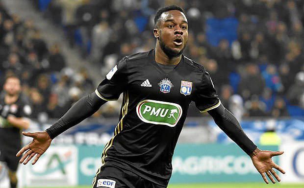 Sitúan al Sevilla tras los pasos de Maxwel Cornet