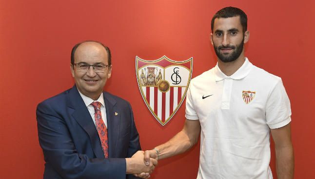 Oficial: Gonalons nuevo futbolista del Sevilla