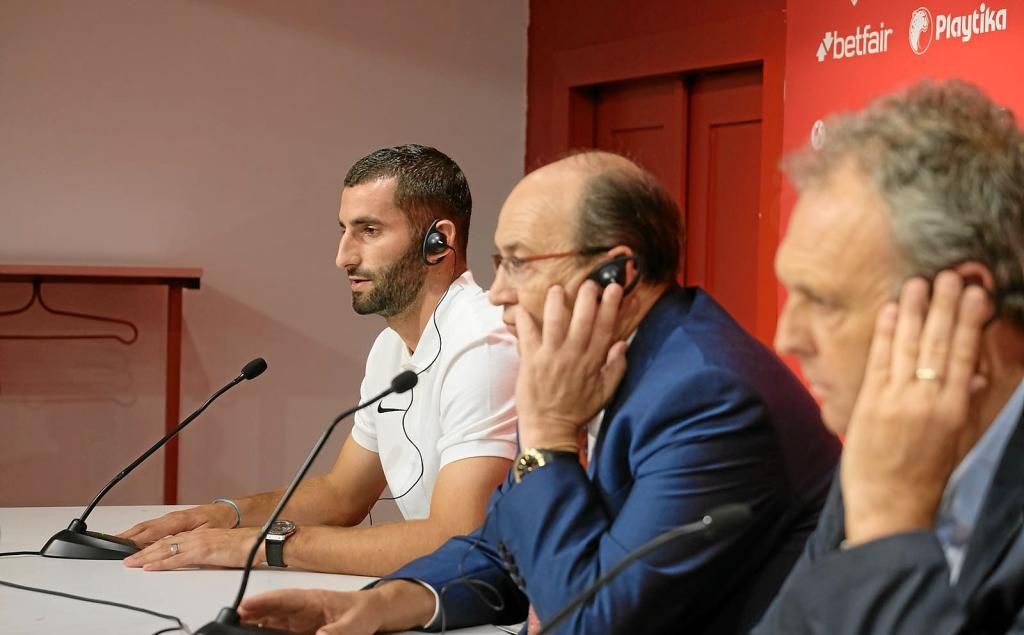 Caparrós: "Tenemos la mejor plantilla de la categoría y el mejor entrenador"