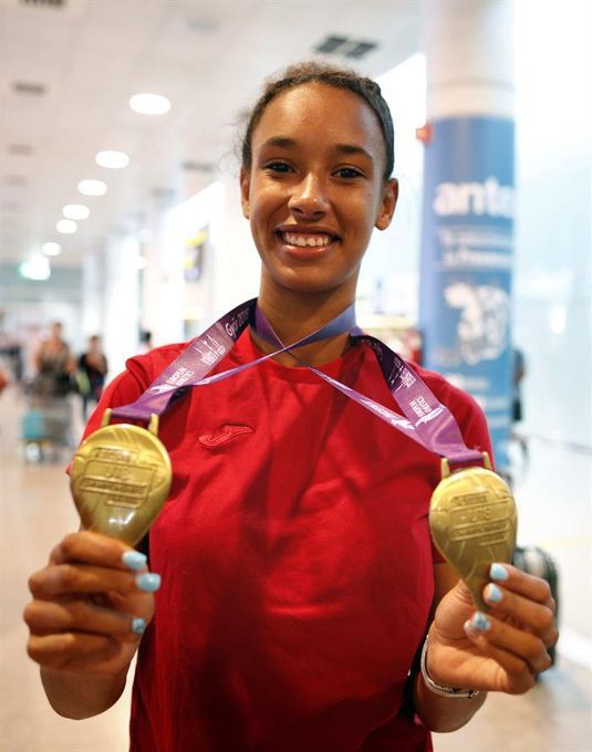 Huélamo (Cuenca) nombra comendadora de la Orden de Santiago a la atleta María Vicente