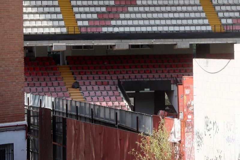 La afición del Rayo muestra su preocupación por el mal estado del estadio