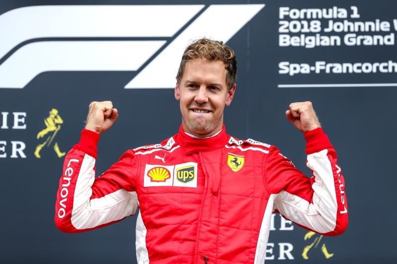 Vettel impone la ley del Ferrari en un caótico inicio en Spa
