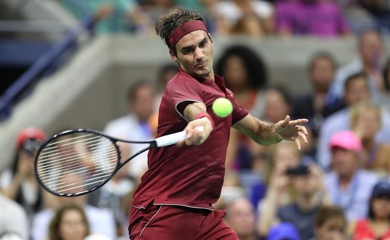 Federer cierra con un triunfo cómodo una jornada ganadora para los favoritos en el Abierto de EE.UU.
