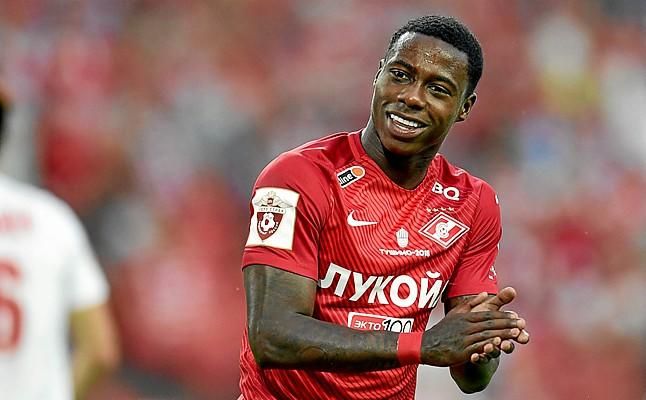 Promes, a quien se le espera este jueves, firmaría cuatro años