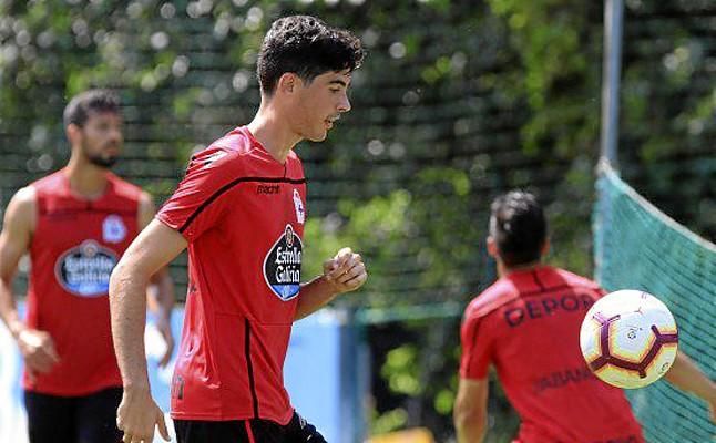 Carlos Fernández, novedad en la vuelta del Deportivo a los entrenamientos
